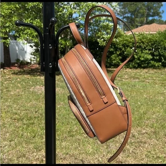 NWT $498 Michael Kors medium backpack - Picture 7 of 12